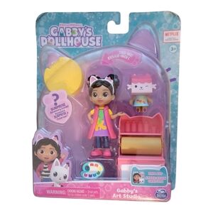 DreamWorks Gabby Dollhouse Art Studio Playset with Gabby Girl‎ and Baby Box Cat